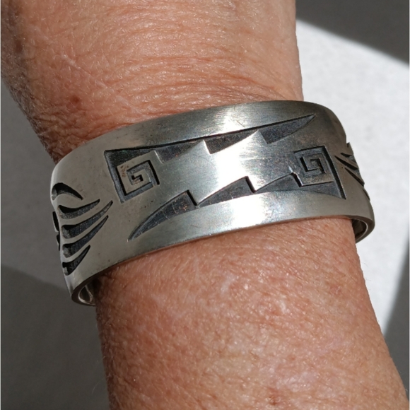 Vintage Steven Pooyouma Hopi Bear Paws Sterling Silver Cuff Bracelet - Picture 2 of 7